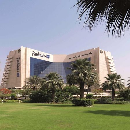 Radisson Blu Resort, Шарджа Экстерьер фото Radisson Hotel, Sharjah