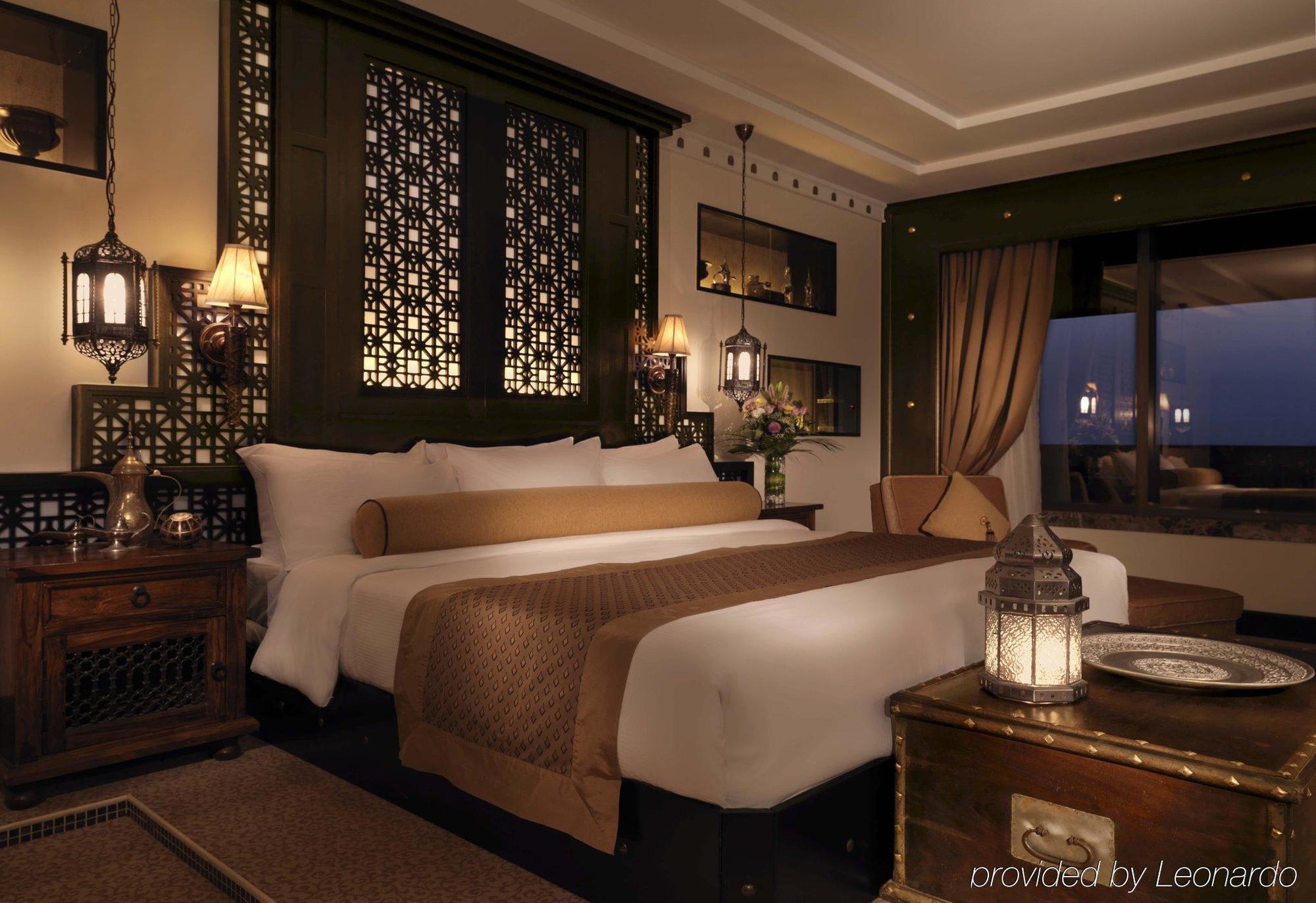 Radisson Blu Resort, Шарджа Номер фото Deluxe Suite