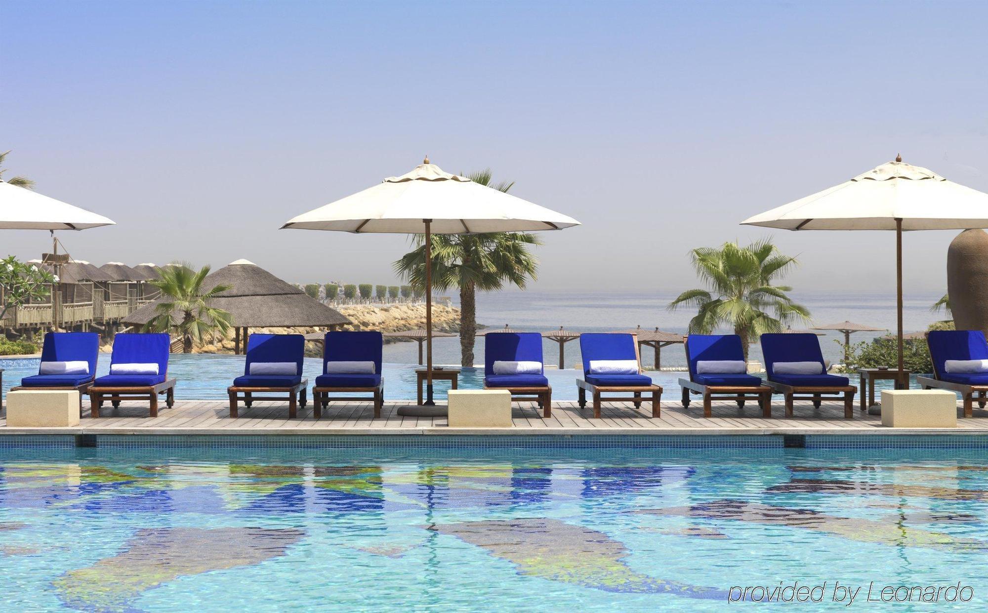 Radisson Blu Resort, Шарджа Удобства фото The pool at the Kempinski Hotel, Dead Sea
