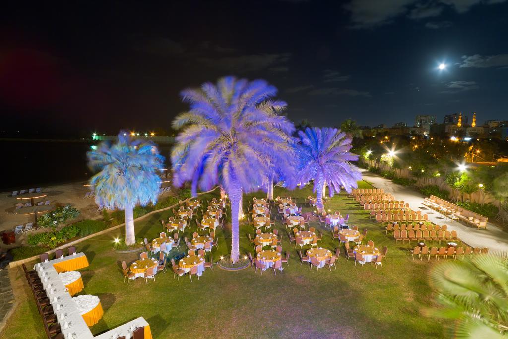 Radisson Blu Resort, Шарджа Экстерьер фото The Blue Palms at the Royal Thai Navy Convention Center