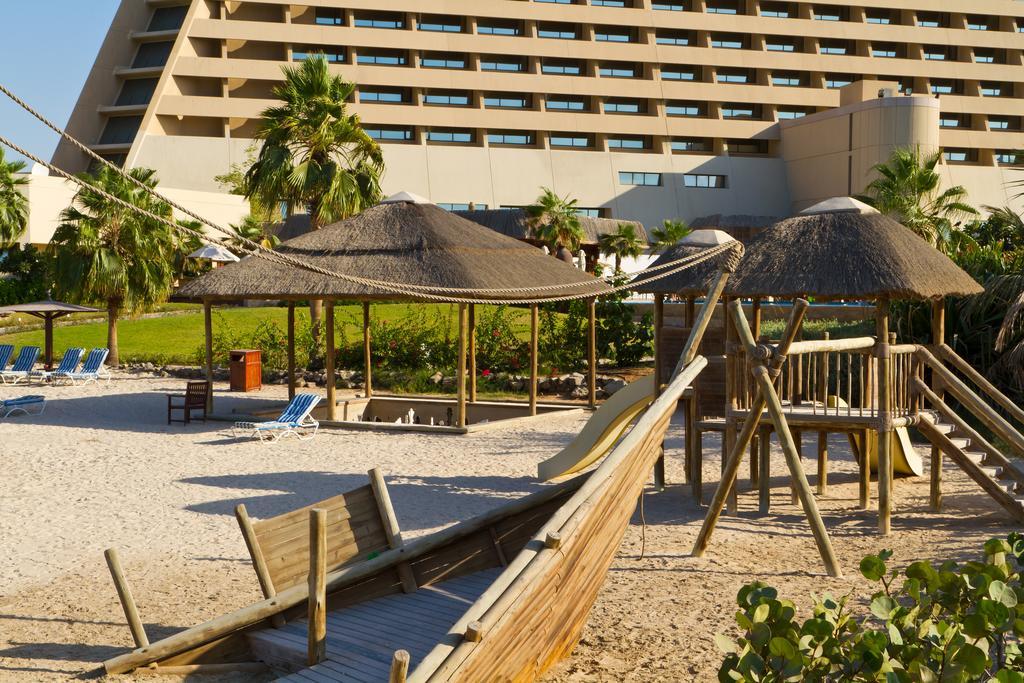 Radisson Blu Resort, Шарджа Экстерьер фото The beach at the Atlantis Paradise Island
