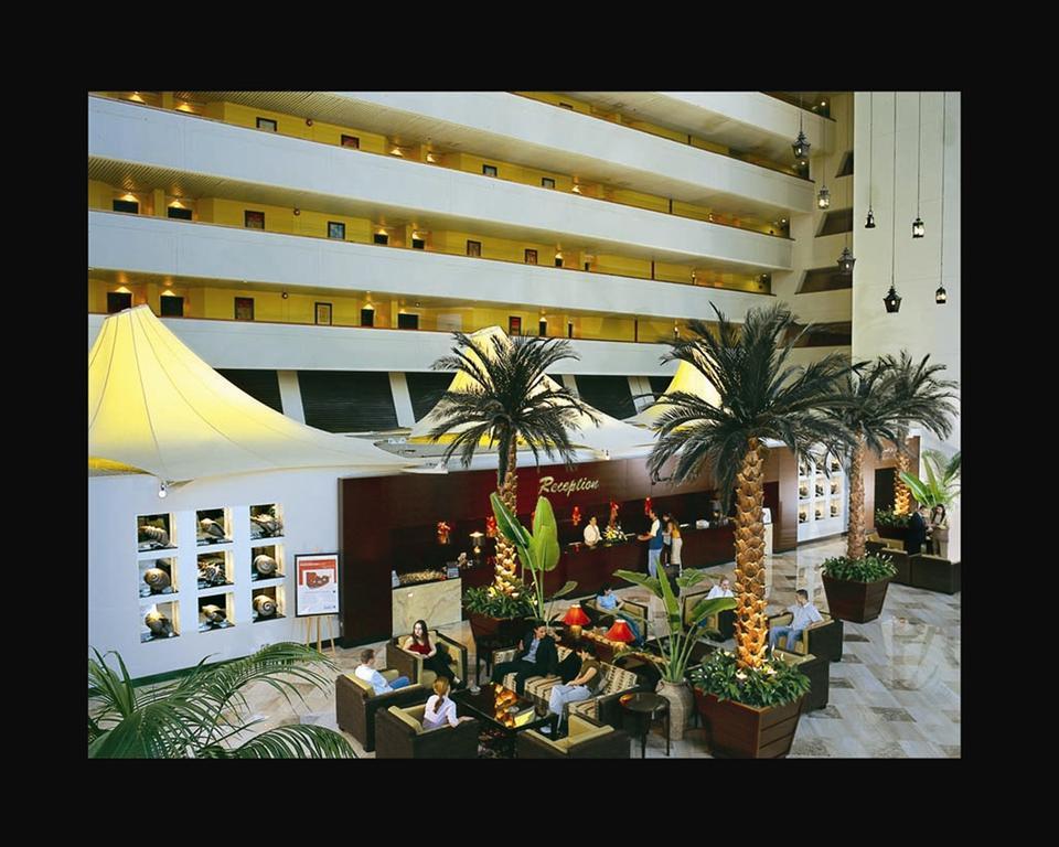 Radisson Blu Resort, Шарджа Экстерьер фото The lobby of the hotel