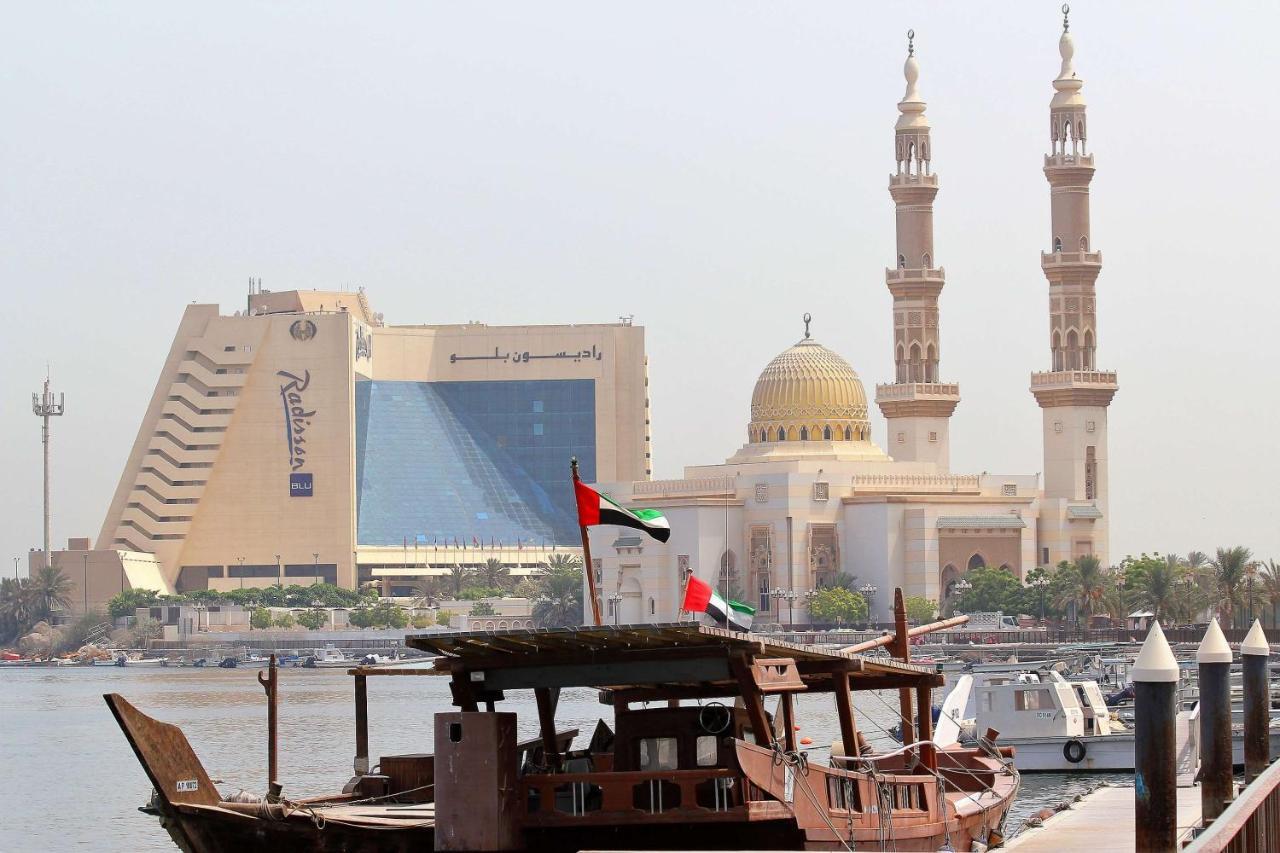 Radisson Blu Resort, Шарджа Экстерьер фото The Jumeirah Mosque