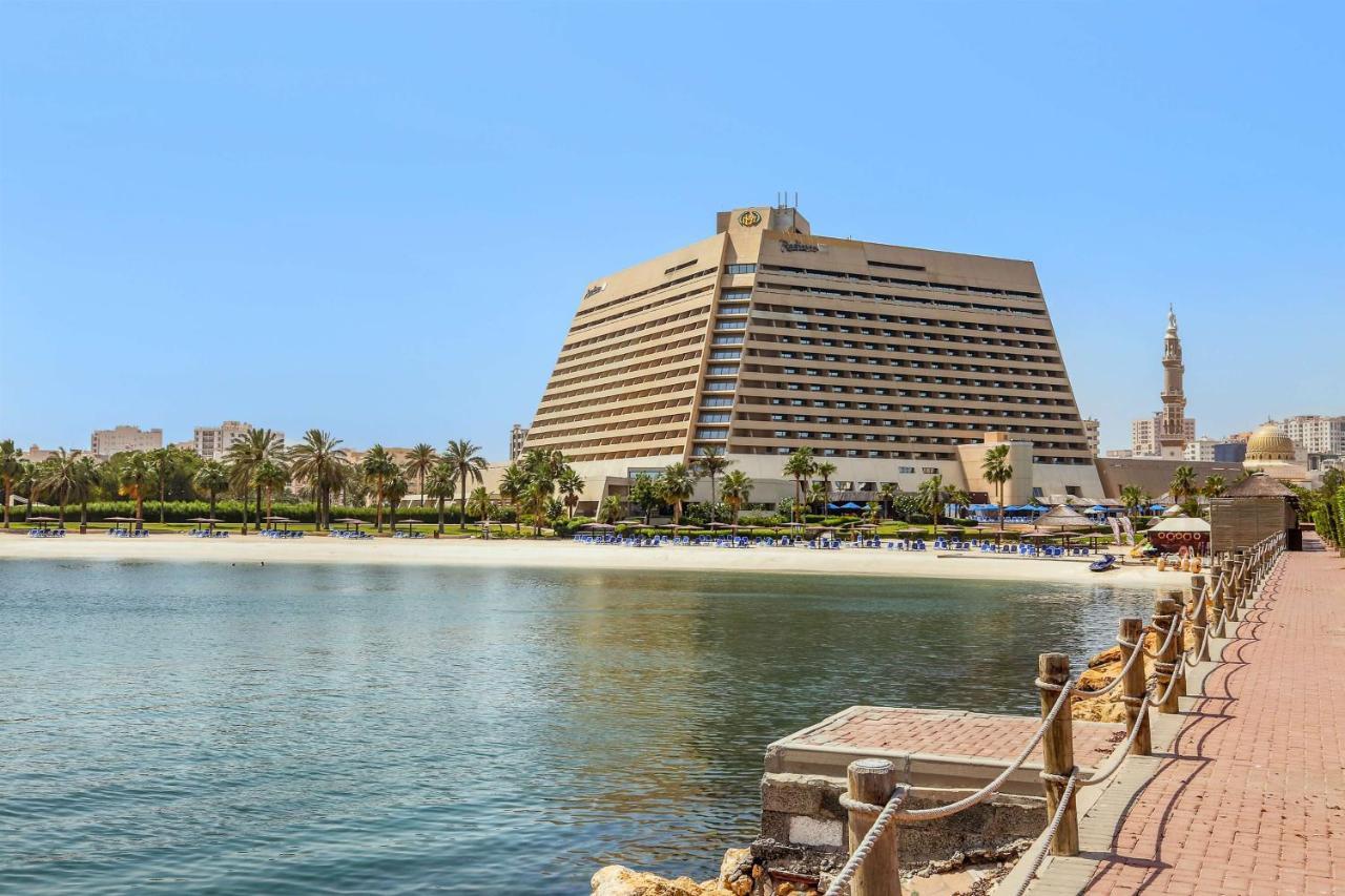 Radisson Blu Resort, Шарджа Экстерьер фото The Grand Hotel
