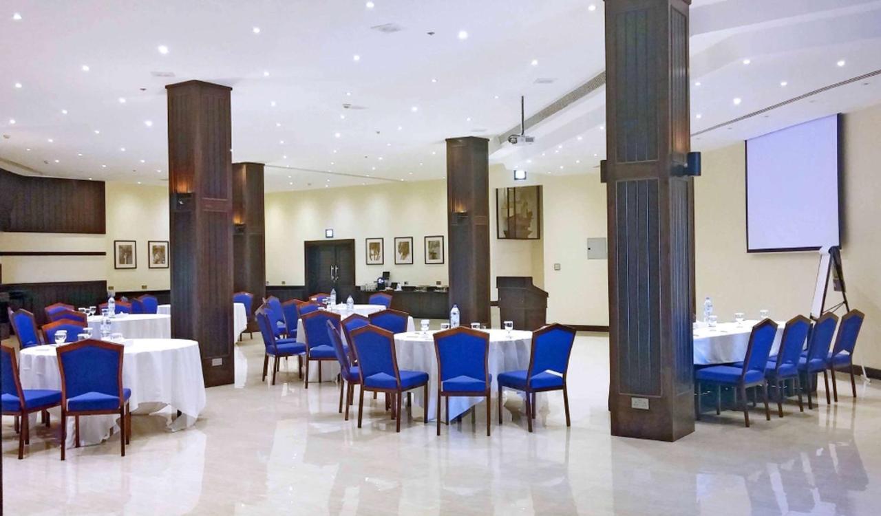 Radisson Blu Resort, Шарджа Экстерьер фото The ballroom at the hotel